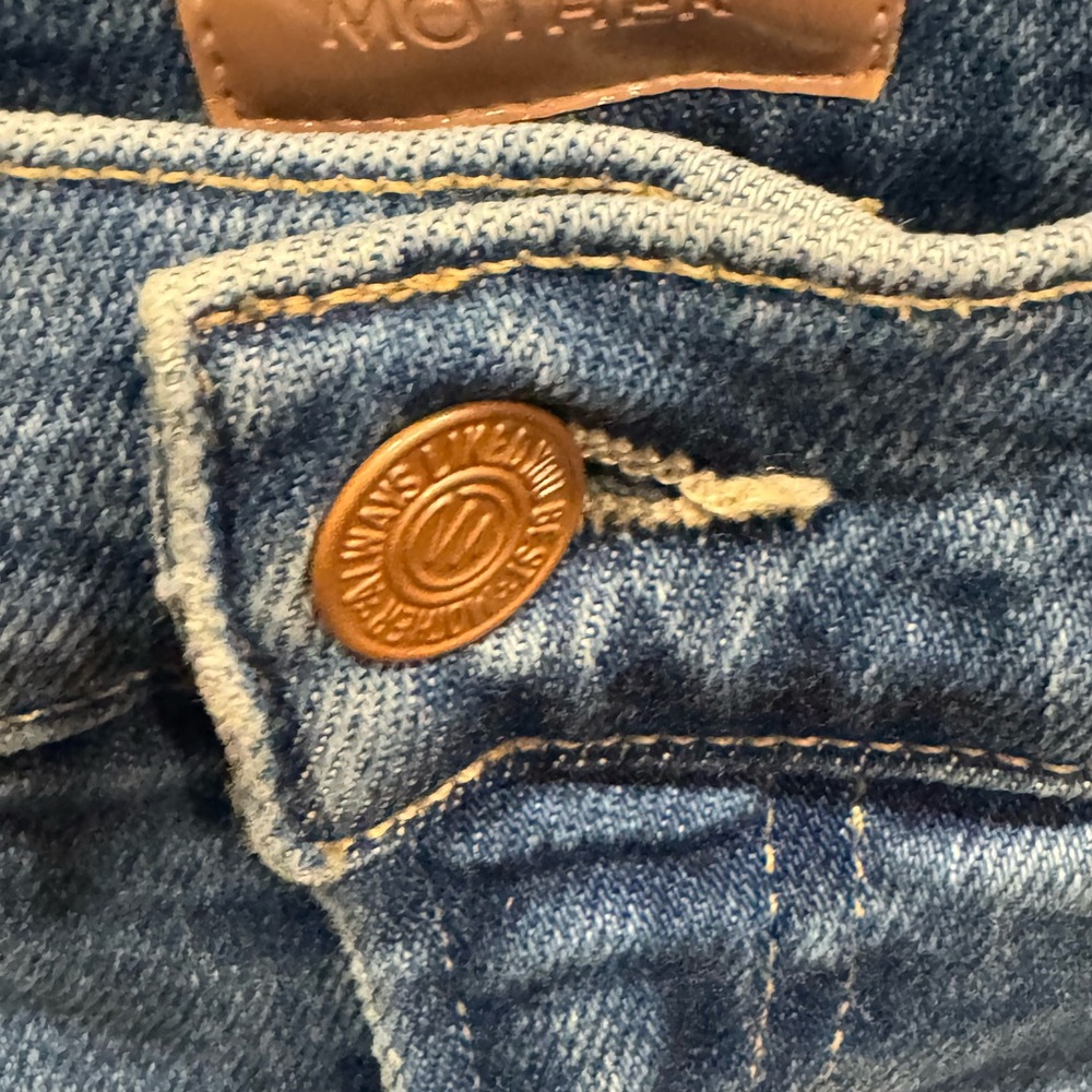 EUC MOTHER Lil' Rambler Zip Flood Jeans